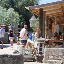 Chiner et plus encore au Village des Brocanteurs