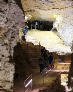 Visite des grottes de la balme, à La Balme-les-Grottes aux Balcons du Dauphiné en Isère