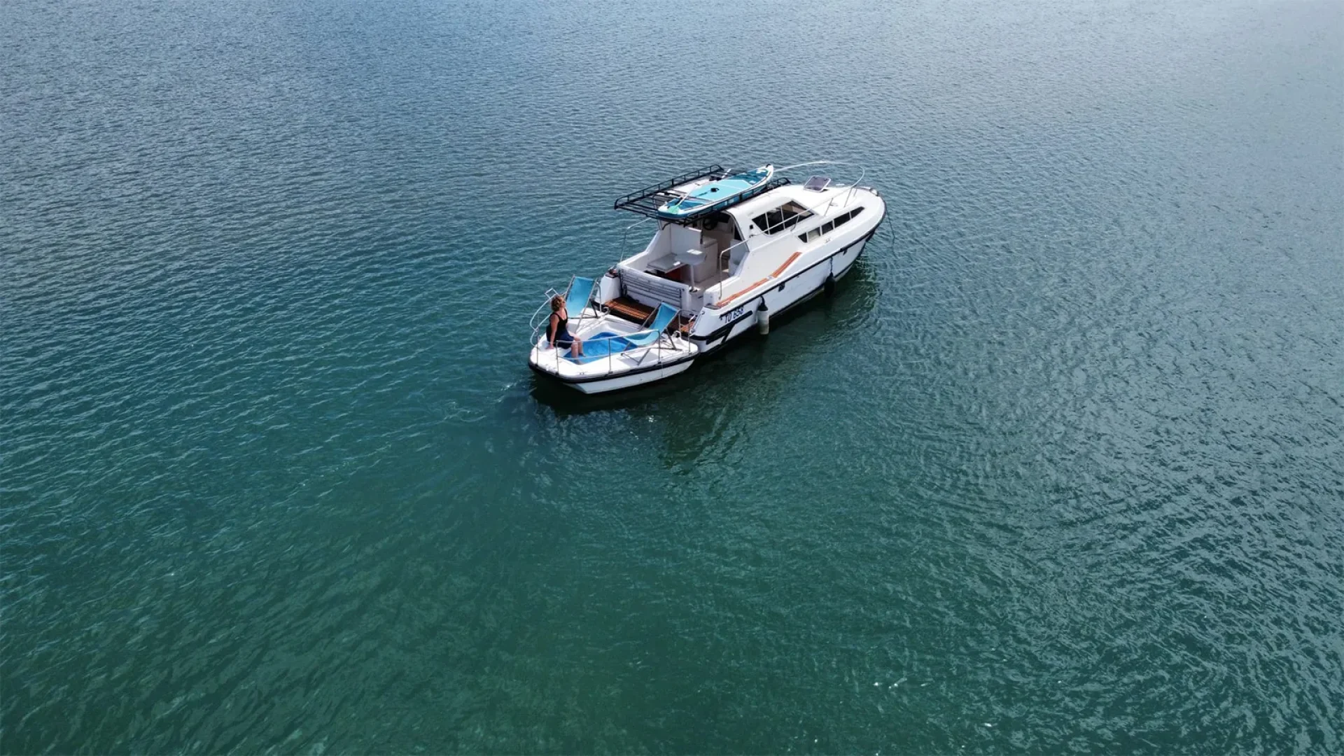 Eden Marine, hébergement insolite sur un bateau à Montalieu-Vercieu, aux Balcons du Dauphiné en Isère